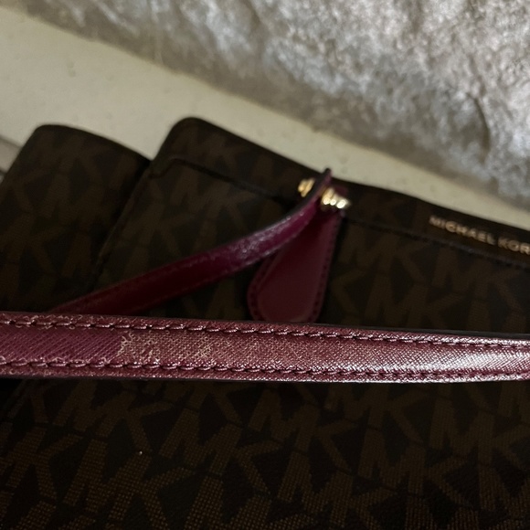 Michael Kors Purse - Picture 6 of 9